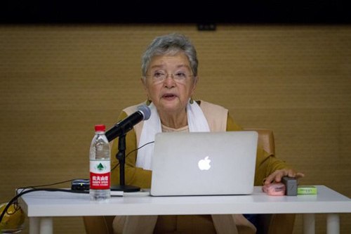 С(Joan Stanley-Baker)