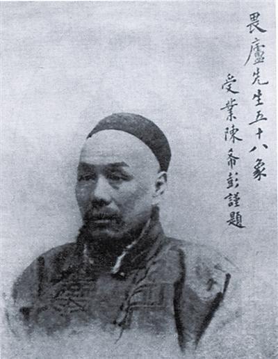 귭