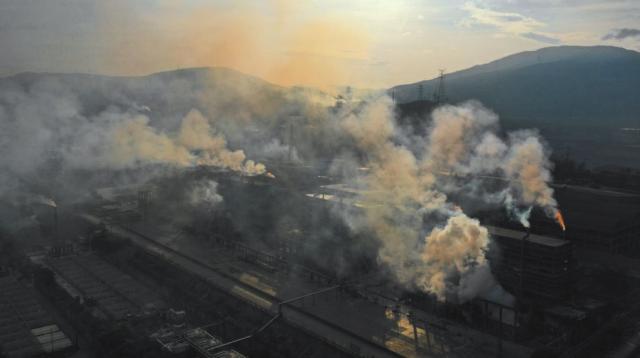 7��7��19ʱ�������Ѹ�����һ�һ��׳���8 յ����ơ�������ȼ�գ���ȼ�ղ����Ĵ�����ɫ�ͻ�ɫ����ԴԴ�������͵�������