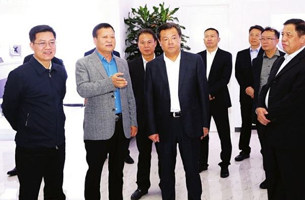 ��֦�����������ػʵ�����ѧϰ �����ƴ��� ����ΰ��ͬ ��Ⱥ�ֲμ�