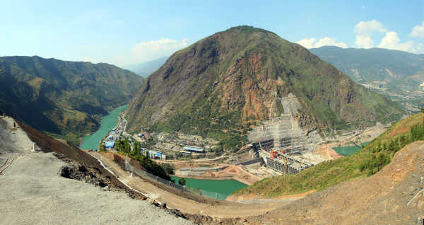 金沙水电站全貌。 宋俊康 摄
