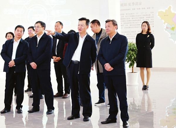 李刚率自贡市党政代表团来我市考察 贾瑞云陪同