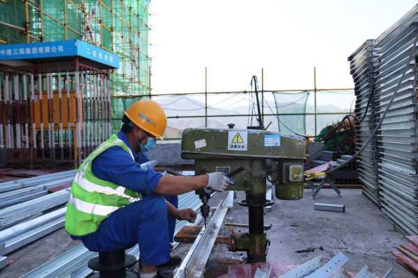 ÅÊÎ÷¿Æ¼¼³ÇÊ׸öÏîÄ¿¸´¹¤