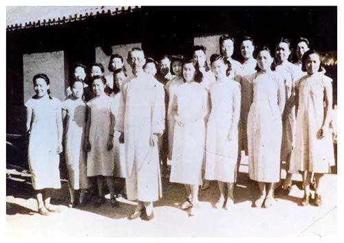 1941棨ǰϵʦоǰӡһԤ⡢˳硢棩ڸʴѧ˾ԺӰ