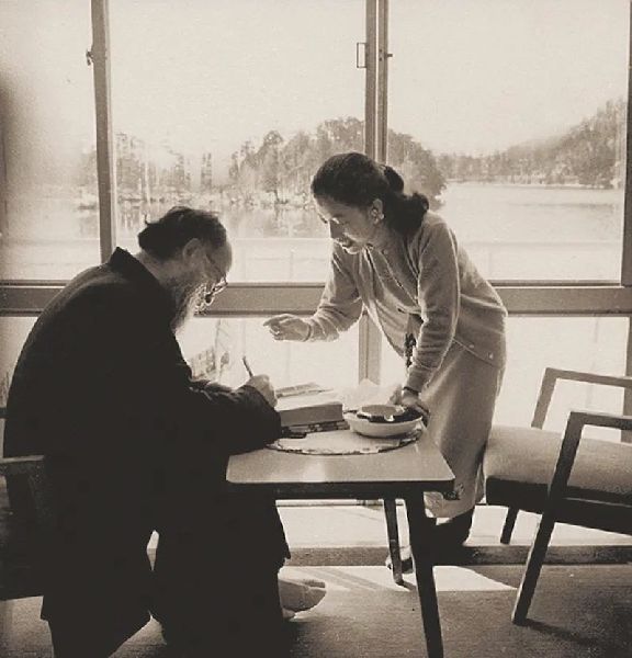 ŴǧɽϲӺӰ1956 ձ