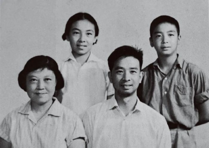 1969꣬ơһŮ˫Ӱ ͼ/йٿȫṩ